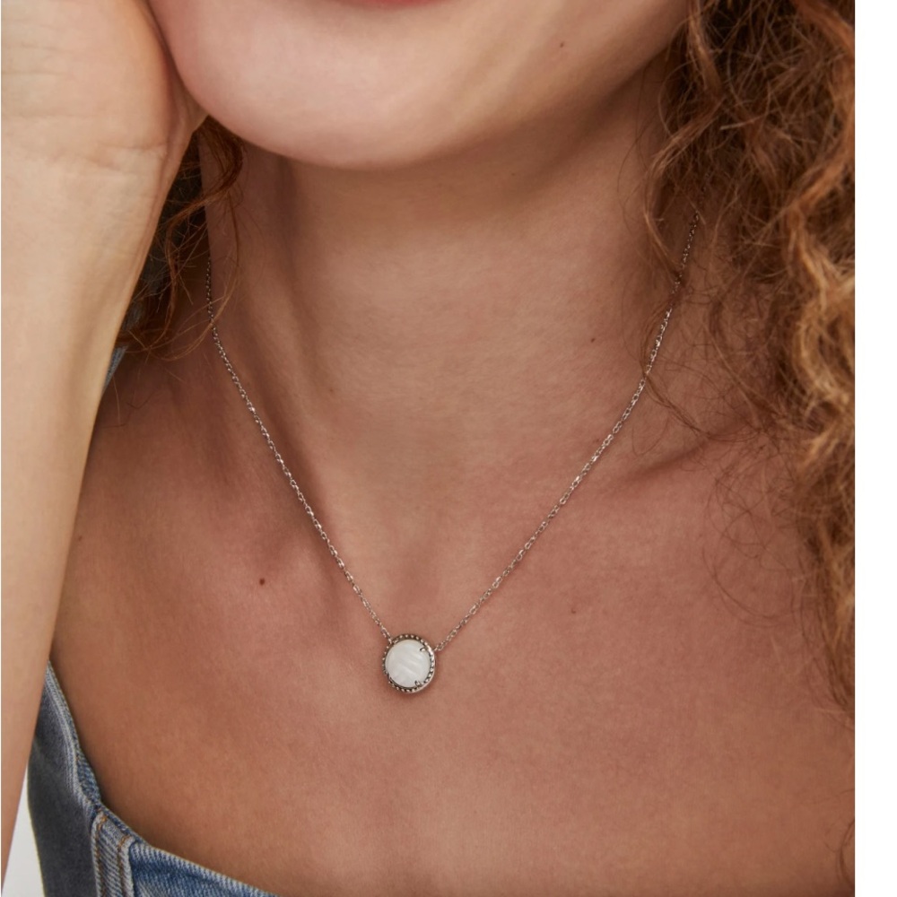 Kendra Scott Silver Volleyball Mother of Pear Necklace. NWT